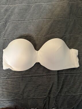 Maidenform White Strapless Molded Bandeau Bra
